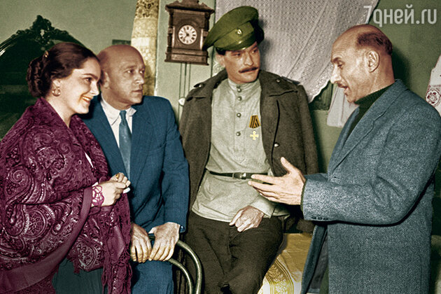 Элина Быстрицкая, оператор Владимир Рапопорт, Петр Глебов и режиссер Сергей Герасимов