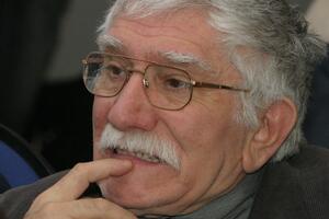 «Человек привык жить во лжи»: бывшие жены Джигарханяна ругаются после его смерти