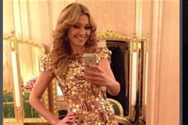 Образ дня: Анжелика Агурбаш в платье-кольчуге