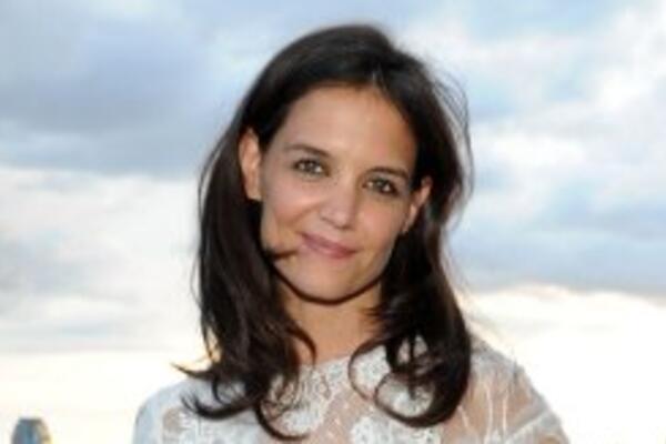 Образ дня: Кэти Холмс в Nina Ricci