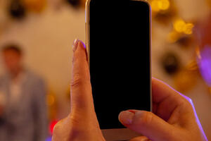 Сменил номер телефона — и лишился денег: как действовать правильно, чтобы не остаться на бобах