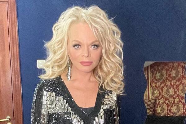 Долину засняли без грима: седые слипшиеся волосы и морщины