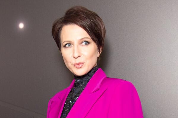 «С пигментацией и целлюлитом»: Яна Чурикова показала себя без прикрас