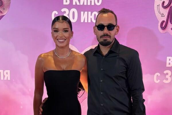 «Выходила из зала и ревела»: Ксения Бородина не сдержала эмоций на премьере дебютного фильма