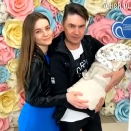 Владимир Политов с женой и сыном