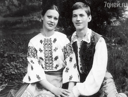 «С Женей мы познакомились, когда мне было еще 13 лет. Он был женат, но пообещал мне, что разведется. И не обманул...»