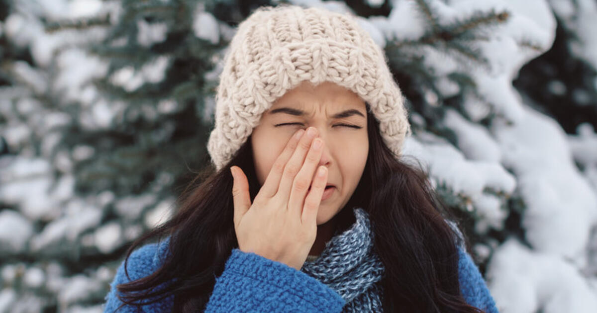 Офтальмологи дали советы, что делать, если глаза слезятся на морозе