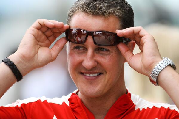 СМИ сообщили радостную новость о состоянии Михаэля Шумахера