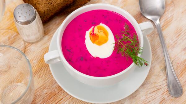 Паста, десерты и даже яйца: топ рецептов «розовых» блюд
