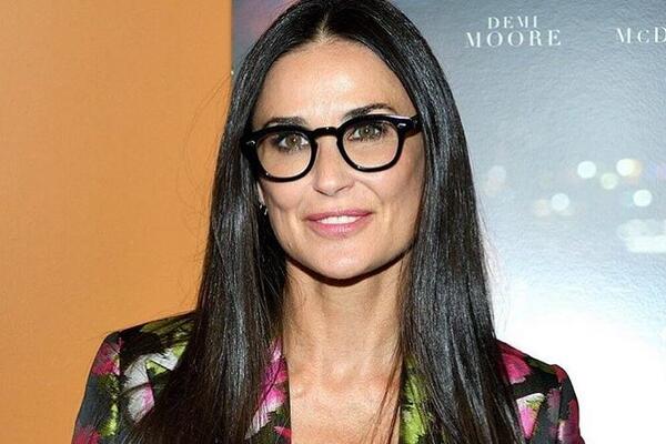 «Мое тело становится дряблым» — Деми Мур устала бороться со старением