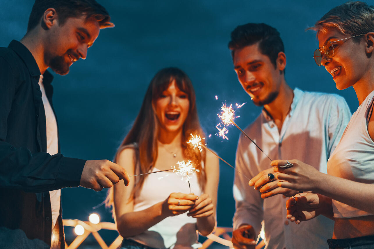 конкурсы на новый год для взрослых, прикольные конкурсы на новый год, новогодние конкурсы для компании, конкурсы за столом для взрослых, веселые конкурсы на новый год, новогодние игры для взрослых, шуточные конкурсы на новый год, идеи конкурсов на новый год 2026, как развлечь гостей на новый год, лучшие конкурсы на новый год