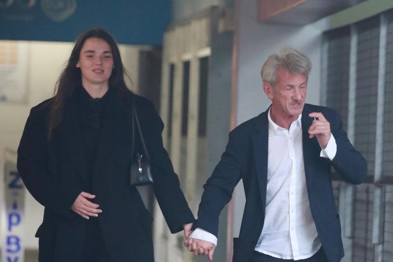 РќР&deg; 35 Р&raquo;Р&micro;С&sbquo; РјРѕР&raquo;РѕР&para;Р&micro;: 65-Р&raquo;Р&micro;С&sbquo;РЅРёР№ РЁРѕРЅ РџР&micro;РЅРЅ РїРѕРєР&deg;Р&middot;Р&deg;Р&raquo;СЃСЏ РЅР&deg; РїСѓР&plusmn;Р&raquo;РёРєР&micro; СЃРѕ СЃРІРѕР&micro;Р№ 30-Р&raquo;Р&micro;С&sbquo;РЅР&micro;Р№ РїРѕРґСЂСѓР&para;РєРѕР№