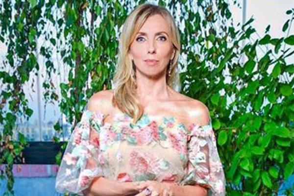  :    Alena Achmadullina 