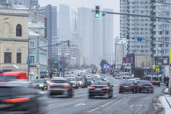 Метеоролог рассказал, когда пора менять резину водителям в Москве