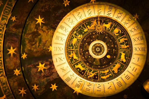 Астролог Галина Янко назвала знак зодиака, которому в декабре повысят зарплату