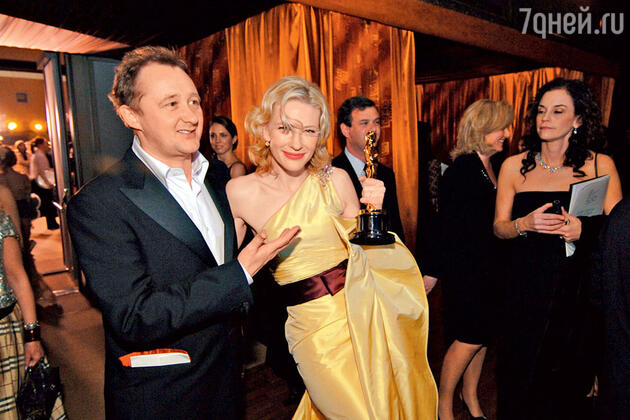 С мужем Эндрю Аптоном на церемонии вручения «Оскара», где Кейт получила золотую статуэтку. 2005 г.
