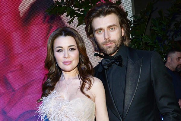 Навка отказалась? Муж Заворотнюк остался не у дел, когда деньги так нужны