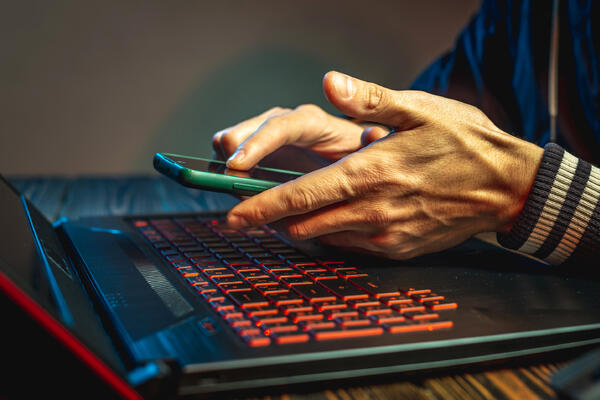 Спектакли с десятками участников: как защититься от новой схемы телефонных мошенников