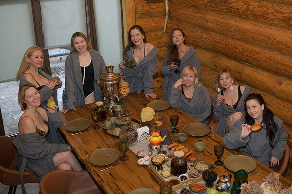 Звездный девичник в бане: Яна Крайнова, Екатерина Директоренко и другие звезды раскрыли секреты красоты