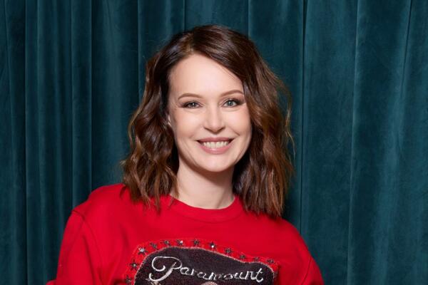 Ирина Безрукова — о своем конфузе на красной дорожке: «Показала нижнее белье»