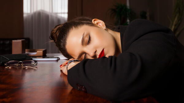 Открытки с первым рабочим днем: 15 картинок для коллег, друзей и родственников