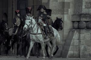 Наполеон в Москве, Генри Кавилл-шпион и императрица Пересильд: трейлеры и кадры с 25 по 29 сентября