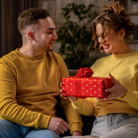 Подарки на 23 февраля: что подарить мужчине, чтобы он точно оценил