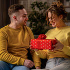 Подарки на 23 февраля: что подарить мужчине, чтобы он точно оценил