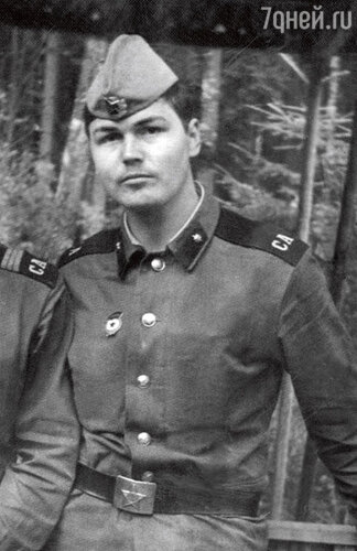Сафронов — телефонист в ракетной части