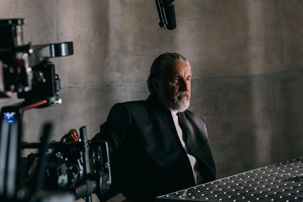 Леонид Ярмольник на эксклюзивных кадрах со съемок сериала по роману братьев Стругацких