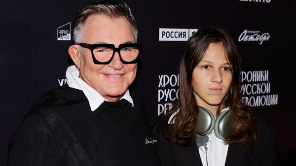 Дибров рассказал о девушке 16-летнего сына и планах на будущее наследника: «Квартиру уже купили»