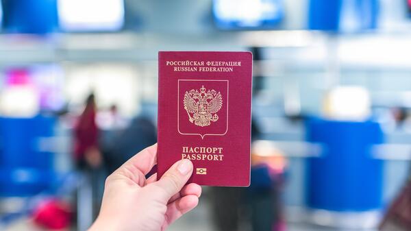 Новый старый паспорт: россиянам объяснили, как теперь выезжать за границу