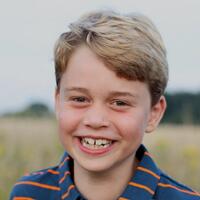 Смущен и рассержен: принцу Джорджу пришлось заняться уборкой мусора 