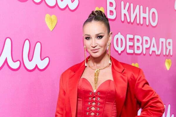 Бузова показала фото со свидания с новым кавалером — вместе отдыхают в Дубае