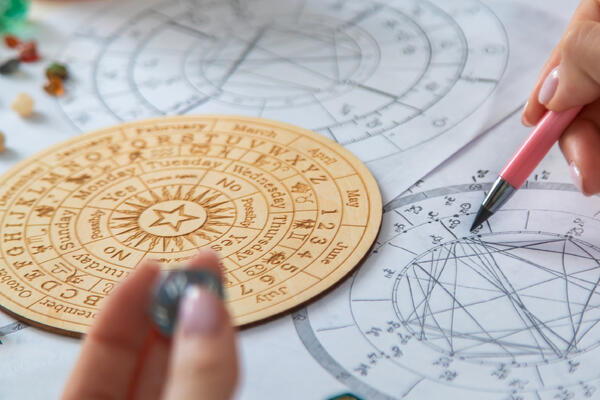 Код продолжения рода: эти три знака ждет пополнение в апреле