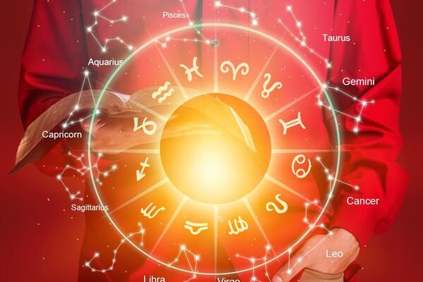 Астролог назвала три знака зодиака, которые без усилий притягивают деньги