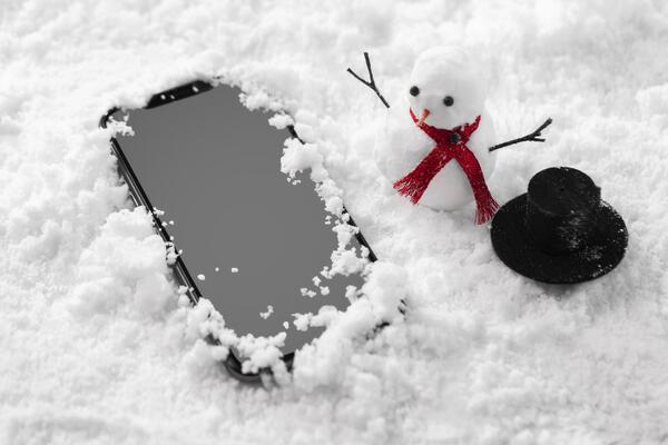 Почему нельзя включать айфон на морозе — рискуете отстаться без телефона