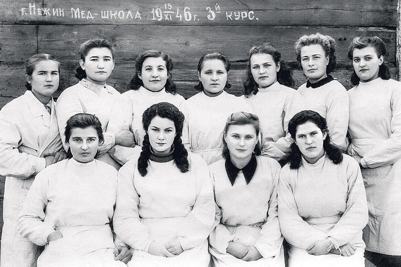 Элина Быстрицкая