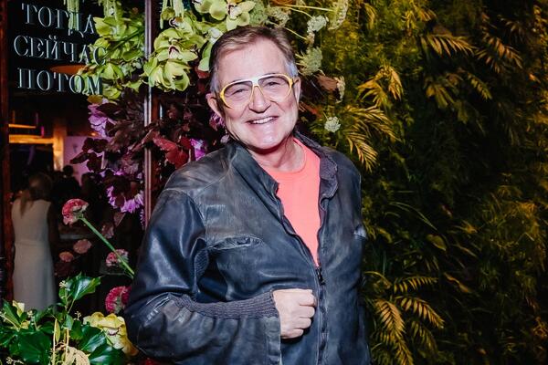 Выбрал женщину постарше: Дибров представил друзьям новую возлюбленную