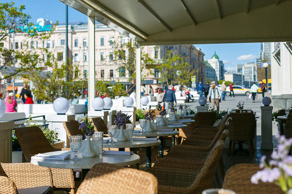 Топ-3 кафе с летними верандами в Москве