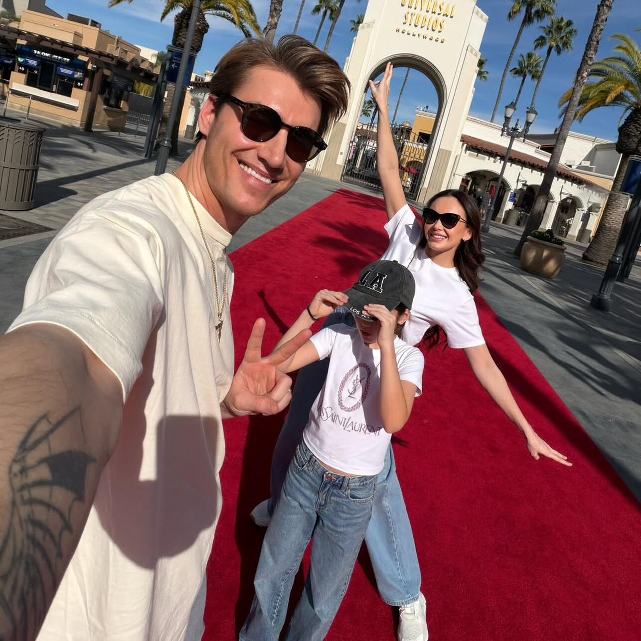 Р?диллия: Воробьев привез красавицу-жену Рё ее дочку РІ РЎРЁРђ, РіРґРµ Сѓ него есть вилла Р?диллия: Воробьев привез красавицу-жену Рё ее дочку РІ РЎРЁРђ, РіРґРµ Сѓ него есть вилла