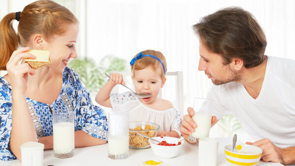 Культура питания: как привить ребенку здоровые пищевые привычки