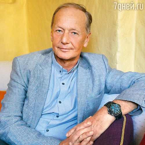 «Если у Пушкина получалась сложная строчка — он ее вычеркивал, потому как считал, что, если сложно, значит, — не талантливо. И я хочу по-простому объяснять то, что я чувствую»