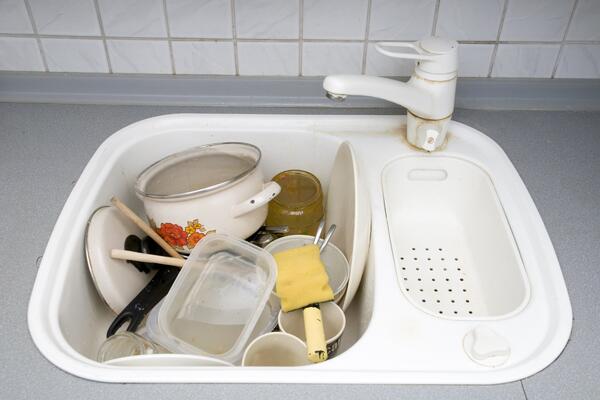 Забудьте о ядовитых хлорсодержащих средствах: верните вашей раковине первоначальную красоту  