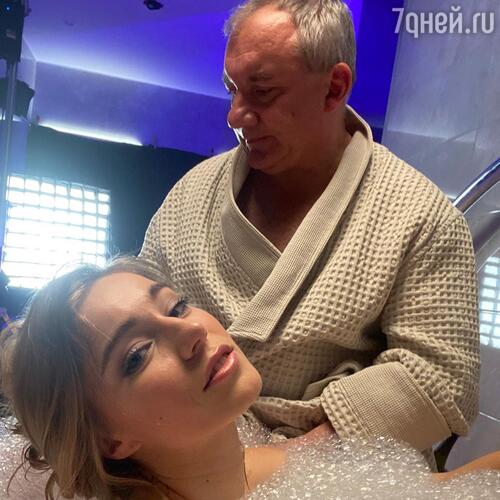Николай Фоменко и Арина Постникова