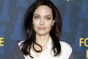 Анджелина Джоли начала встречаться с бывшим любовником Тейлор Свифт