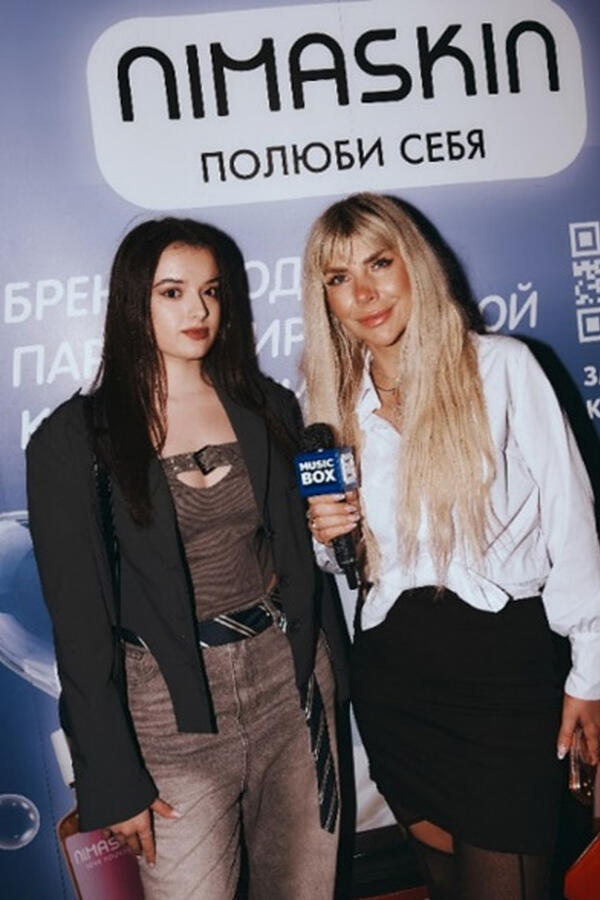 Модель Камилла Лялина и телеведущая Юлианна Славэр