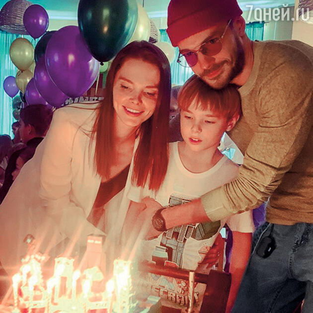 Елизавета Боярская с семьей