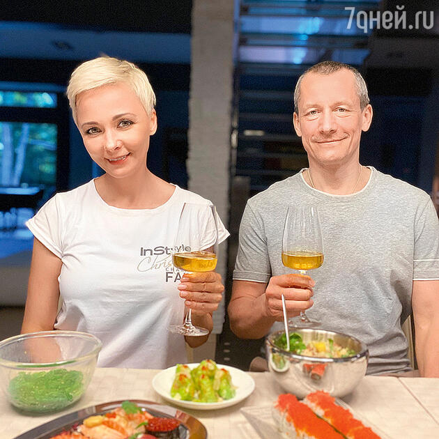 Дарья Поверeннова с мужем Андреем Шароновым 