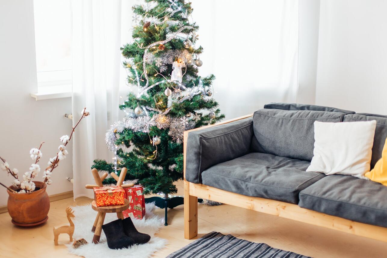 расхламление дома, убрать вещи перед Новым годом, очистка пространства, порядок в доме, избавиться от хлама, подготовка к праздникам, свободное пространство, уютный дом, Новогодний порядок, советы по уборке